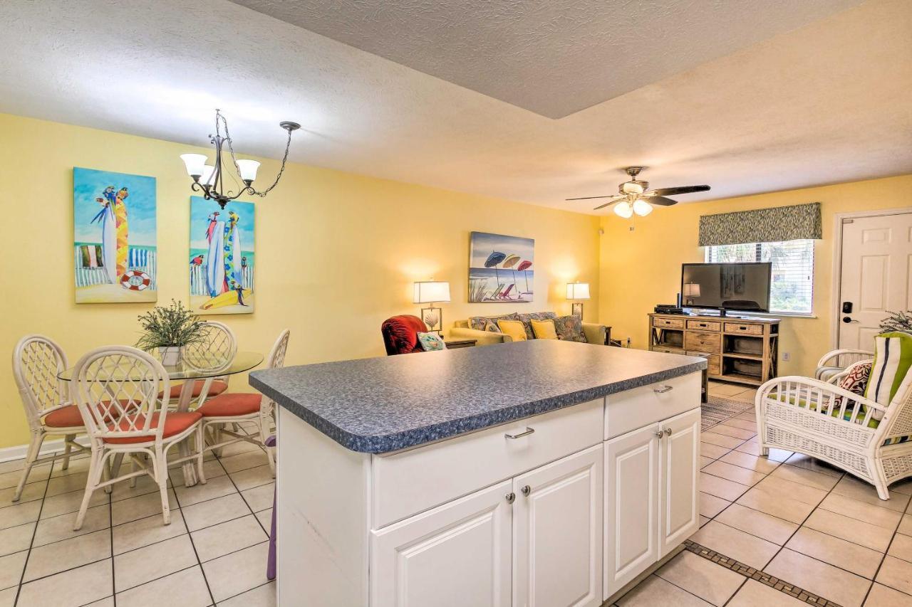 Holiday home Evolve Resort Townhome With Pool, Walk To Beach!