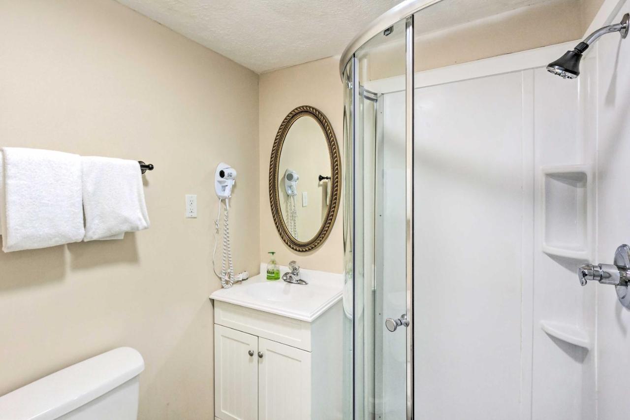 Holiday home Evolve Resort Townhome With Pool, Walk To Beach!