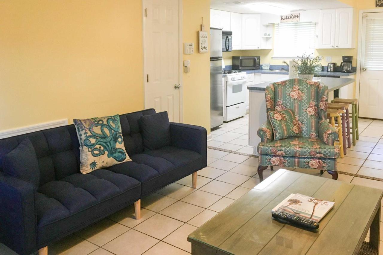 Evolve Resort Townhome With Pool, Walk To Beach! Holiday home *